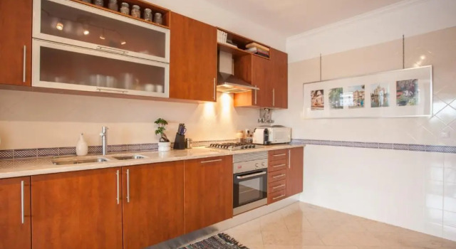 Bairrus Lisbon Apartments - Cathedral, Забронировать Апартаменты/квартира Санта-Мария-Майор Лиссабон, рядом с Money Museum