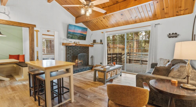 Dark Pine Retreat, Забронировать Дом для отпуска Биг-Бэар-Сити San Bernardino Mountains