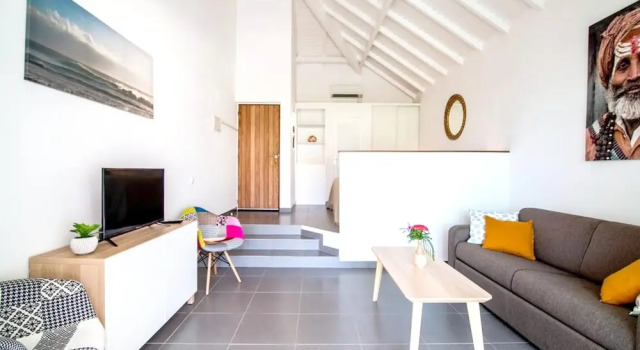 Studio in Cul-de-sac, With Wonderful Mountain View, Shared Pool and Furnished Terrace, Book Villa Cul de Sac Saint Martin