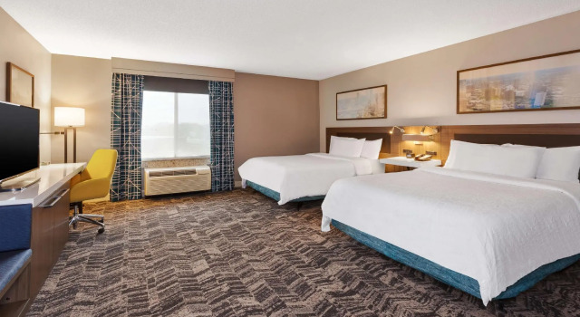 Четырёхместный номер Standard Hilton Garden Inn Minneapolis Maple Grove