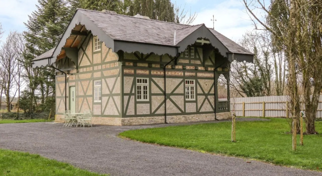 Коттедж Swiss Cottage