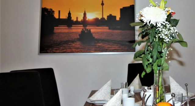Apartments Tempelhof, Varaa Huoneisto Schöneberg Berliini