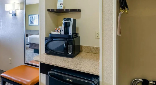 Номер Standard Holiday Inn Express Hotel & Suites Dallas West by IHG
