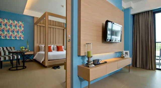 Полулюкс с балконом Hotel J Residence Pattaya