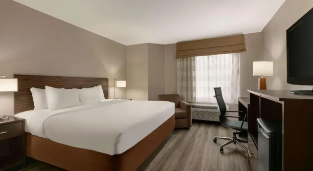 Номер Standard Country Inn & Suites by Radisson, Roanoke Rapids, NC