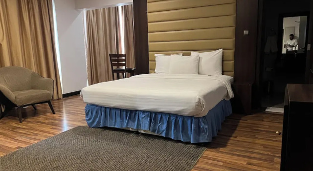 Двухместный номер Executive с балконом Golden Tulip Al Khobar Suites