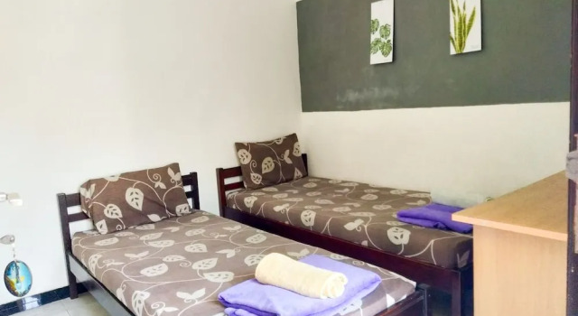 Economy Zimmer Colorbox House