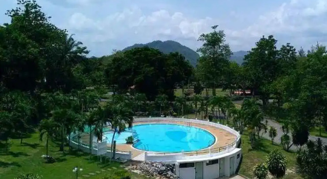 Vasu Hotel Mahasarakham, Varaa Hotelli Hotellit North-Eastern Thailand pysäköinnillä, Pysäköinti