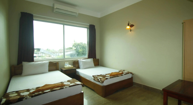 Sunday Guesthouse, Забронировать Отель Отели Сиануквиль 3 звезды, рядом с Sihanoukville Bus Terminal, 3*