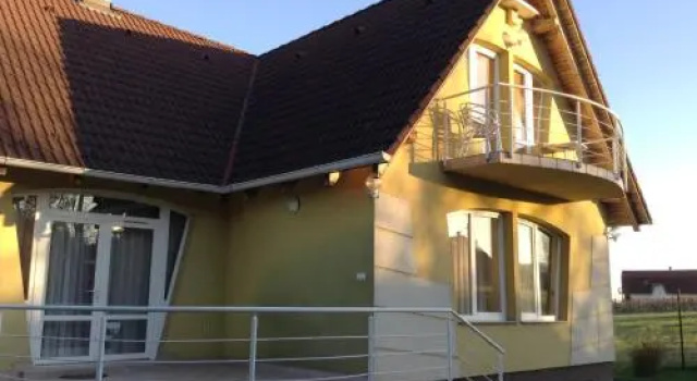 Babati Apartmanház, Book Lejlighed Hoteller i Western Transdanubia med parkering, Parkering