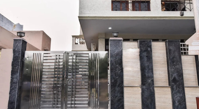 OYO 23628 Greno House, Забронировать Отель Отели Грейтер-Нойда 3 звезды, 3*