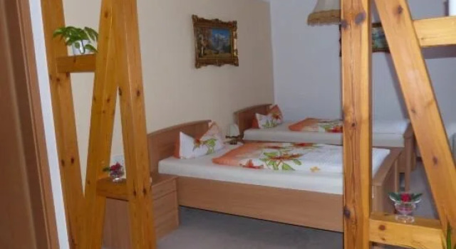 Zur Linde, Book Hotel Kaulsdorf Thuringia