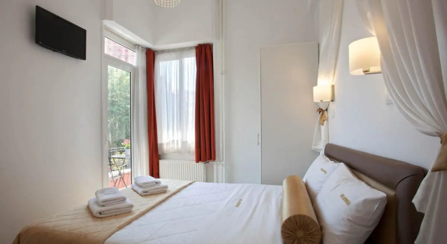 Двухместный номер Metropolis Hotel
