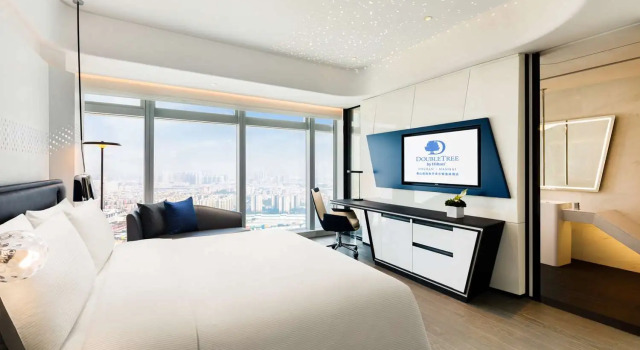 Номер Standard Doubletree by Hilton Foshan Nanhai
