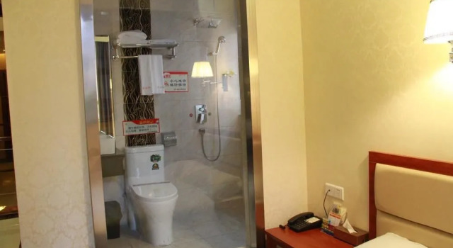 Ruiyixuan Business Hotel, Rezerwuj Hotel Hotele w Shenzhen z parkingiem, Parking