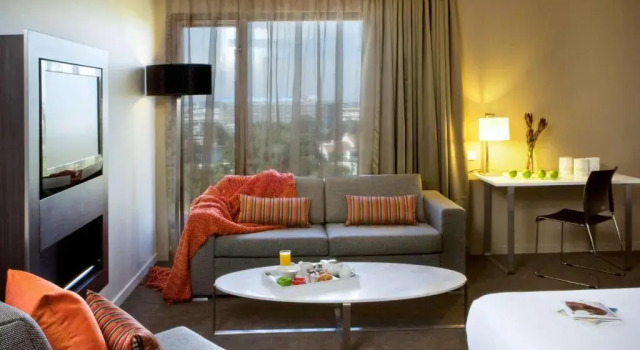 Четырёхместный семейный номер Standard Novotel Sydney International Airport