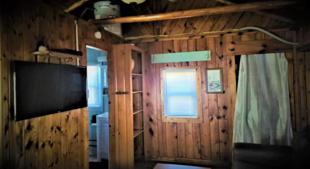 Lake Huron - 1 Bedroom, 1 Bath Lake Front Cabin (Sleeps 4), Rezerwuj Hotel Oscoda Michigan