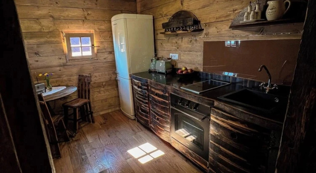 Коттедж Comfort Glamping Paradise Škatlar