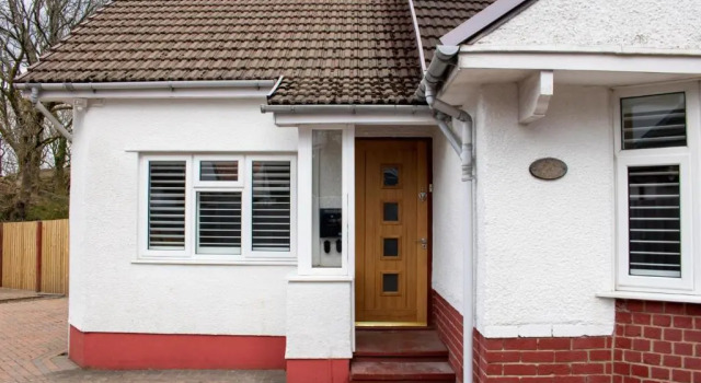 Large family Bungalow, parking & Bike Store BPW, Забронировать Отель Мертир-Тидвилл Brecon Beacons, рядом с Парк и музей Cyfarthfa