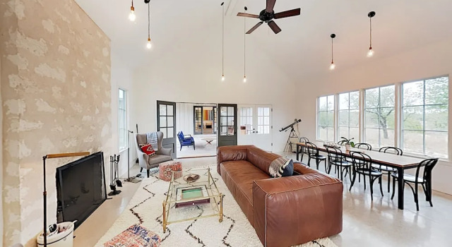 Hill Country Home - 3 Br home by RedAwning, Rezerwuj Dom wakacyjny Wille w Spicewood, Willa
