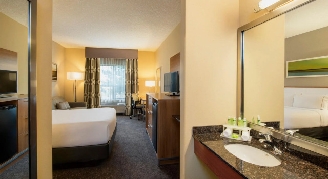 Двухместный номер Standard Holiday Inn Express Hotel & Suites Sherwood Park-Edmonton Area by IHG