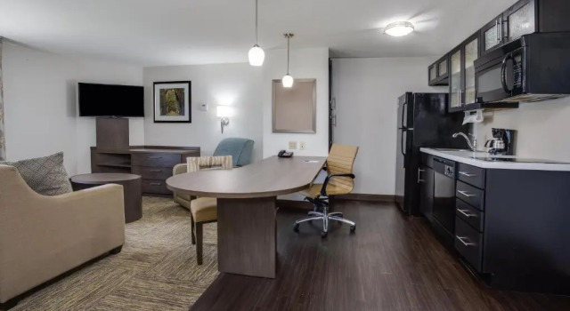 Двухместный люкс c 1 комнатой Candlewood Suites Fort Lauderdale Airport-Cruise by IHG