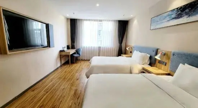 Люкс Business с 3 комнатами Home Inn Yubaiyun Hotel (Fusong County)