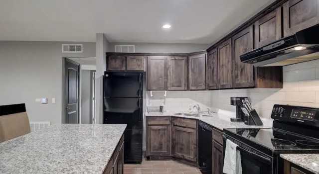 Апартаменты Maplewood Place