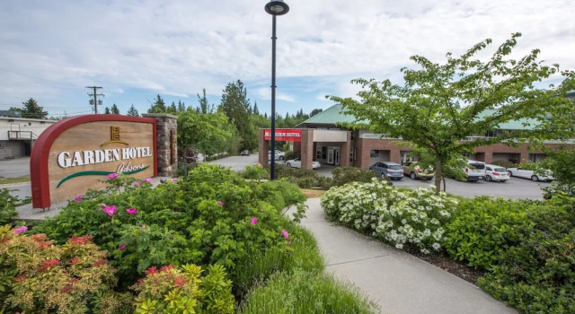 Gibsons Garden Hotel, Book Hotel Gibsons Sunshine Coast