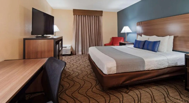 Номер Standard с видом на бассейн Best Western Plus Heritage Inn