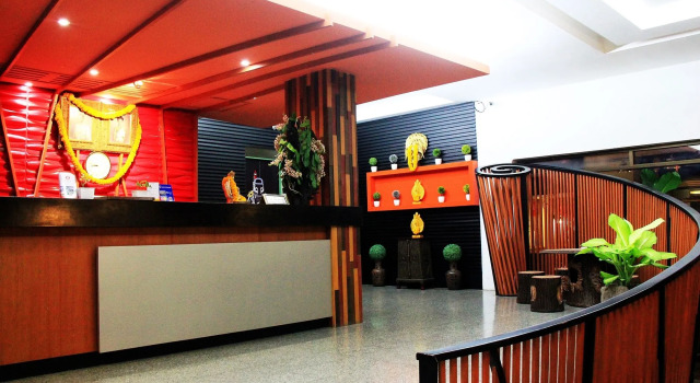 Ruenthip hotel, Забронировать Отель Чианграй 