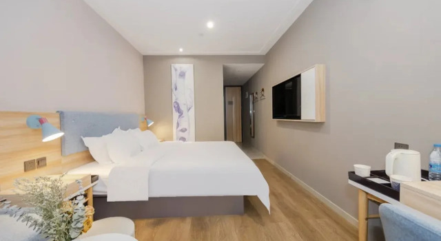 Home Inn, Забронировать Отель Отели Чунцин с парковкой, рядом с Площадь Санься, Парковка