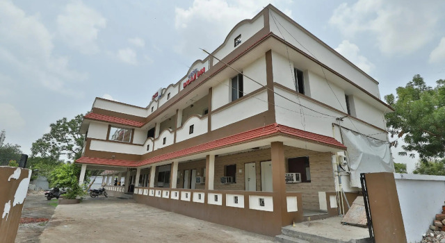 OYO 28248 Hotel Balaji Inn, Book Hotel 3-stjernede hoteller i Halol, 3*