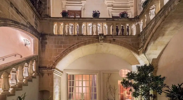Palazzo Paladini Rooms Lecce, Забронировать Отель «постель и завтрак» Недорогие отели Лечче, рядом с Museo Sigismondo Castromediano, недорого