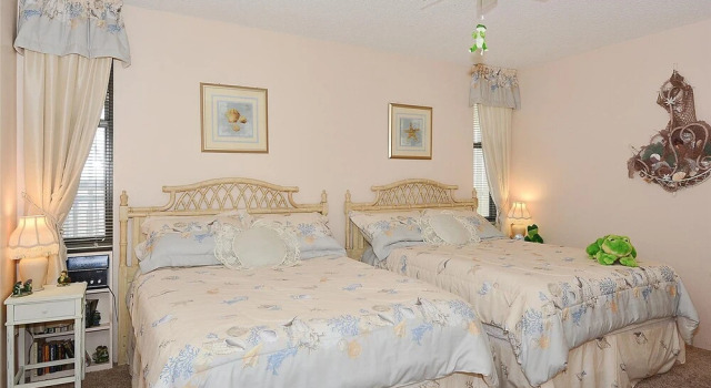 Beach Hollow 425 Lekites Ave by Long & Foster