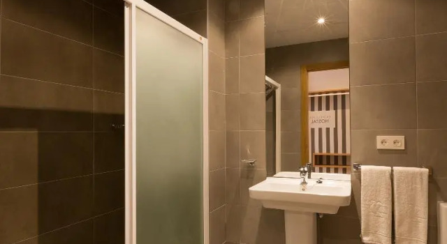 Номер Standard IRAIPE Pamplona Hostal Auto Check-in