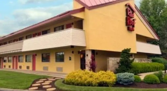 Номер Business Red Roof Inn Cincinnati Northeast - Blue Ash