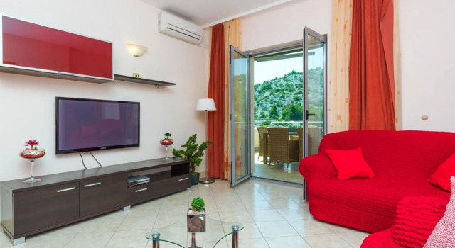 Silva - With Pool and Great View - H, Rezerwuj Hotel Hotele w Split-Dalmatia County z parkingiem, Parking