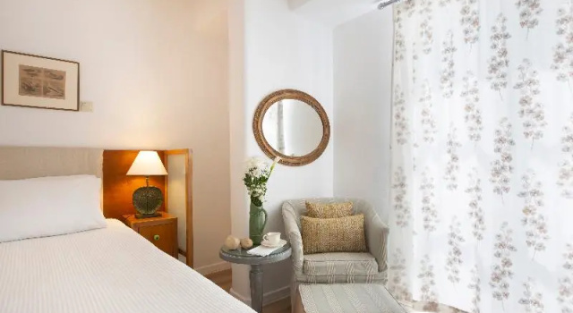 Двухместный номер Standard Dorion Hotel