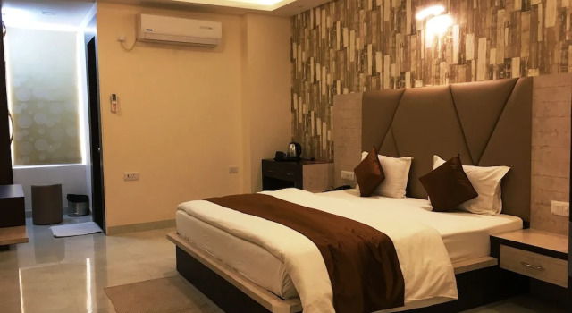 OYO 26627 K 3 Club Residency, Reservar Hotel Jhansi Índia