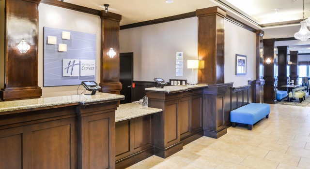Holiday Inn Express Hotel & Suites Wichita Falls, Boek Hotel Hotels in Wichita Falls met parkeren, Parkeren