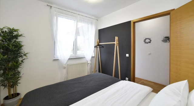 Apartment Stadium