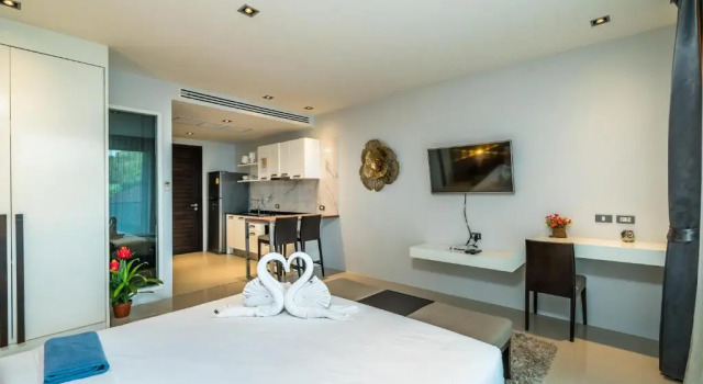 Студия Deluxe Private apartment at Emerald Terrace