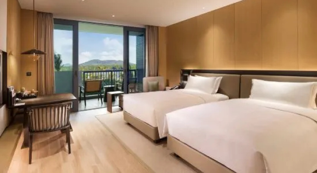 Номер Deluxe DoubleTree Resort by Hilton Hainan – Xinglong Lake