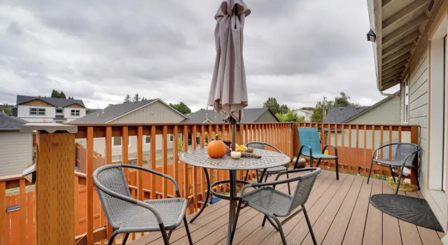 Апартаменты 4 Mi to UO! Convenient Springfield Apt w/ Deck