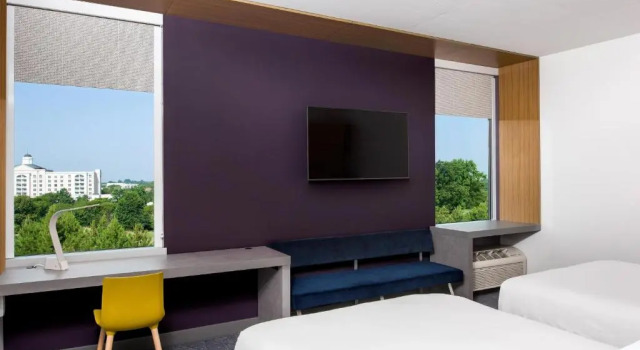Четырёхместный номер Standard Aloft by Marriott Charlotte Ballantyne