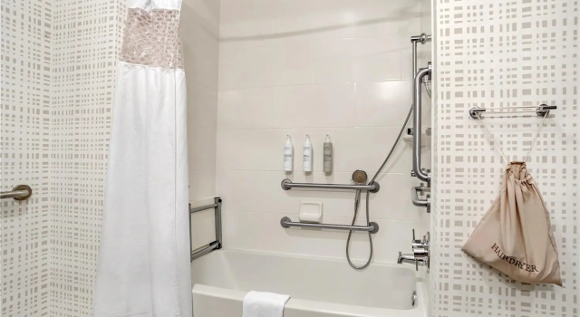 Четырёхместный номер Standard Hampton Inn Eufaula Al