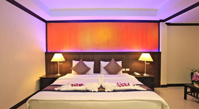 Двухместный номер Deluxe с балконом Orchid Garden Hotel Patong