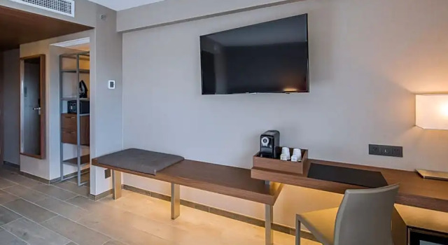 Номер Standard AC Hotel by Marriott Guadalajara Expo