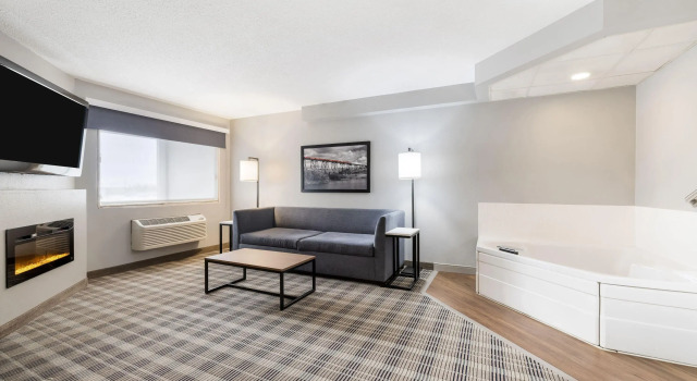 AmericInn by Wyndham Valley City Conference Center, Buchen Sie Hotel Valley City North Dakota